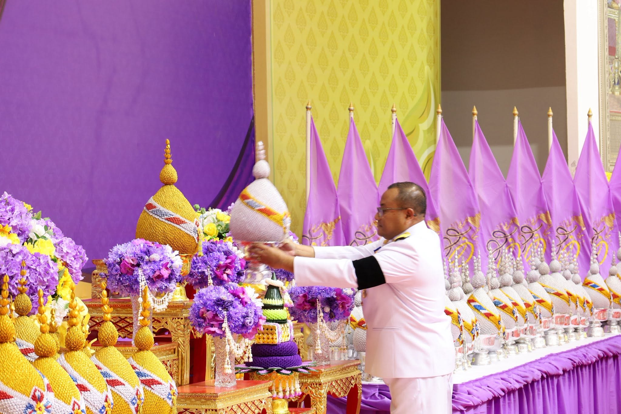 พิธีถวายเครื่องราชสักการะและวางพานพุ่ม จุดเทียนถวายพระพรชัยมงคล เนื่องในโอกาสพระราชพิธีมหามงคลเฉลิมพระชนมพรรษา 4 รอบ สมเด็จพระนางเจ้าฯ พระบรมราชินี 3 มิถุนายน 2569